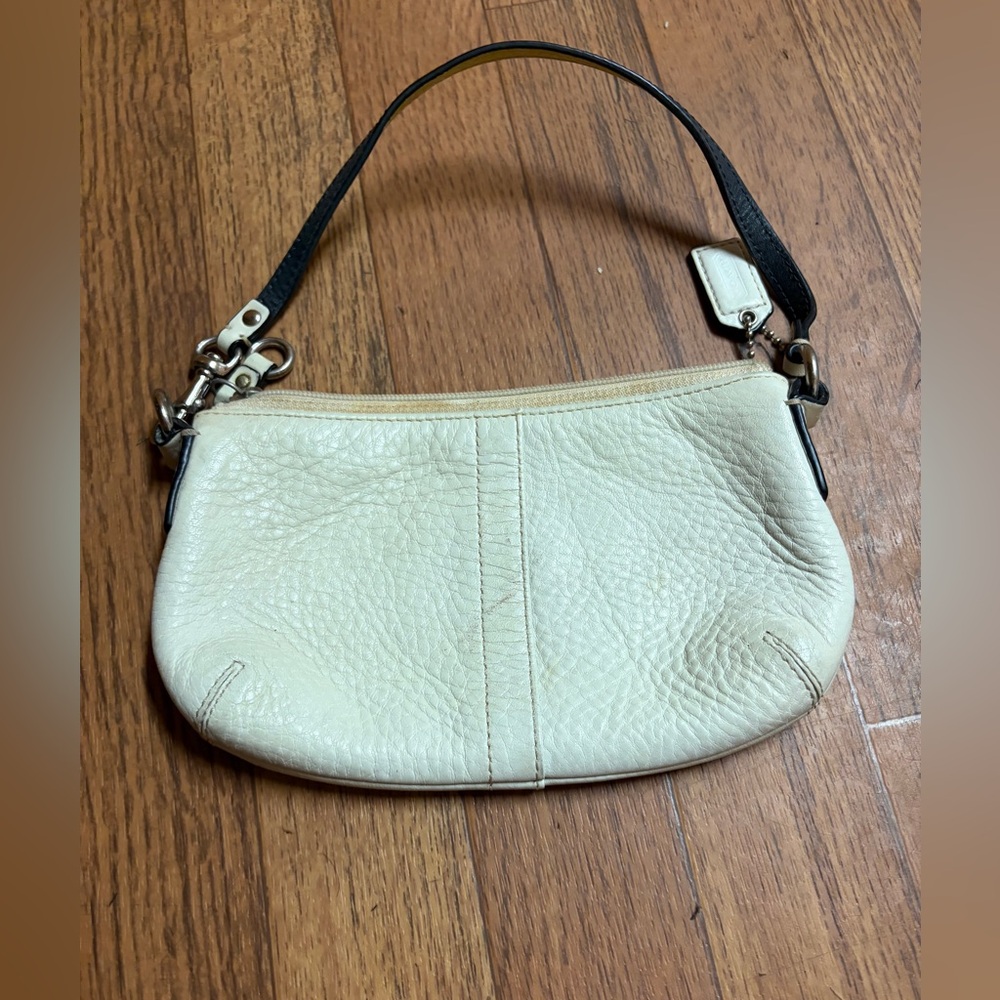 Coach Cream Leather Shoulder Bag